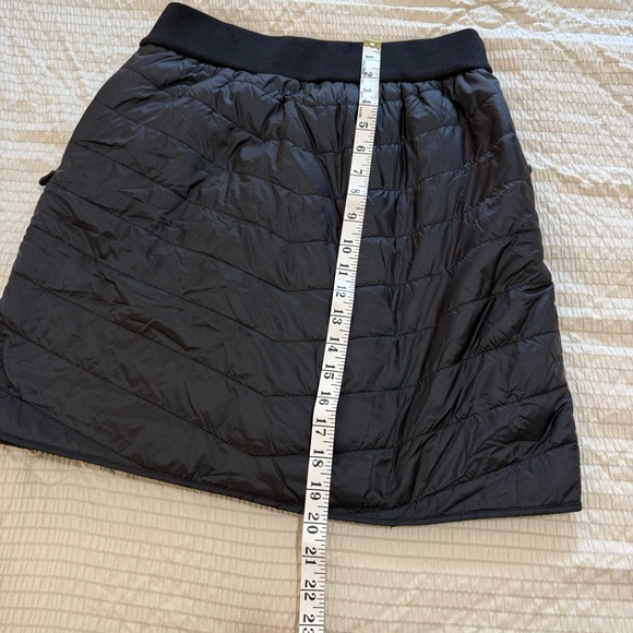 Black Quilted Down Puffer Ski MiniSkirt small - Picture 7 of 10